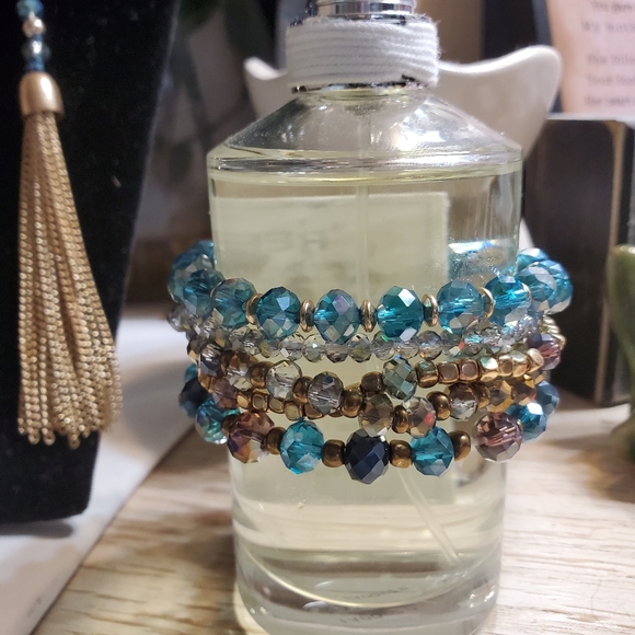 Stunning blue crystal set Necklace & 5 bracelets - Picture 9 of 9
